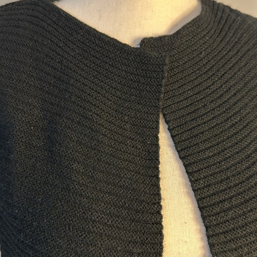 Express Sweater - Picture 2 of 3